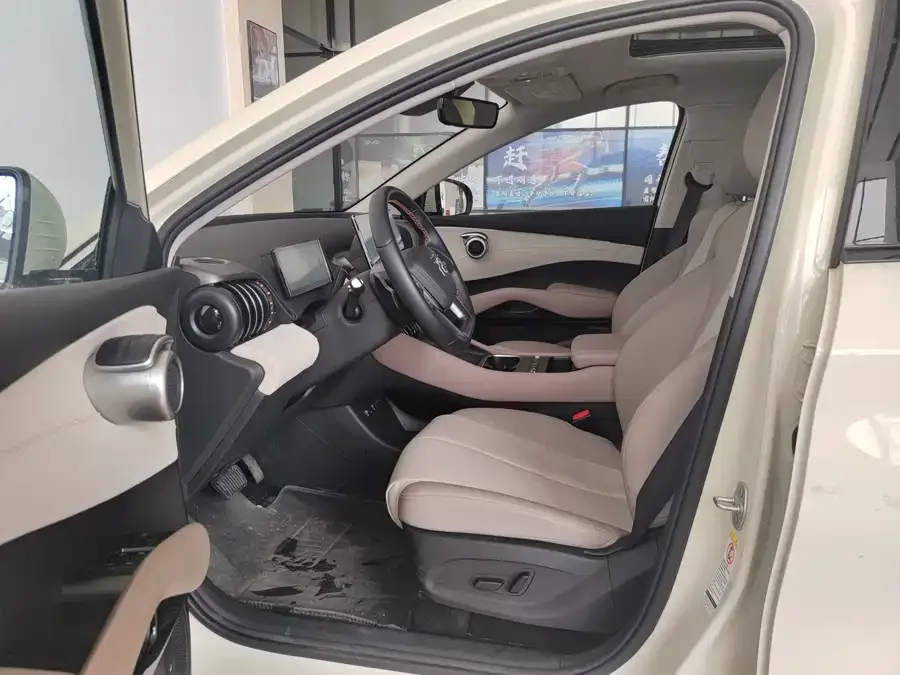 BYD Yuan PLUS Yuan PLUS 2025 Smart Driving Edition 510KM Beyond Edition 2025 — миниатюра 2