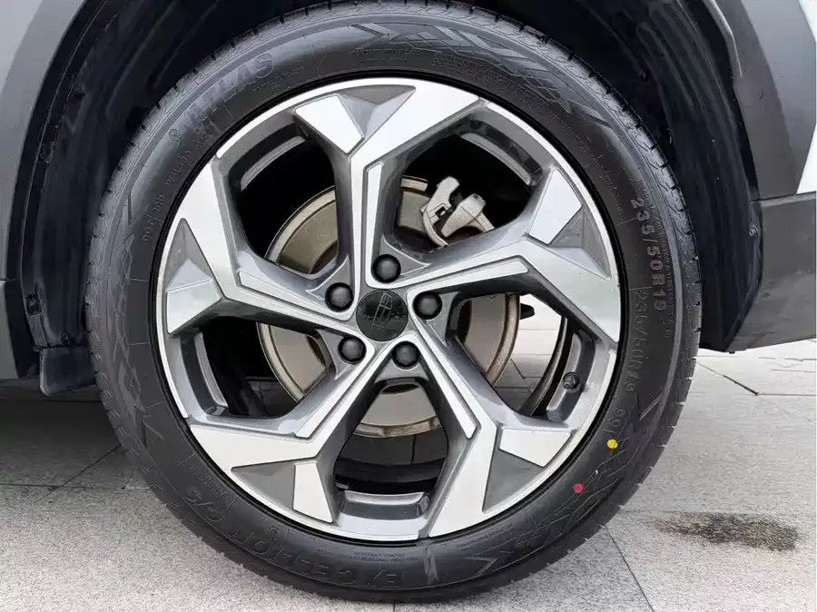 Geely Atlas L Boyue L 2023 1.5TD DCT Luxury Edition 2023 — миниатюра 4