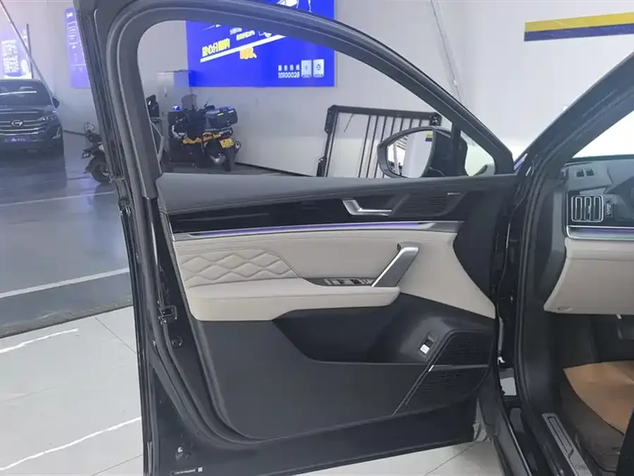 BYD Tang New Energy Tang New Energy 2025 DM-i Intelligent Driving Edition 115KM Premium Edition 2025 — миниатюра 4