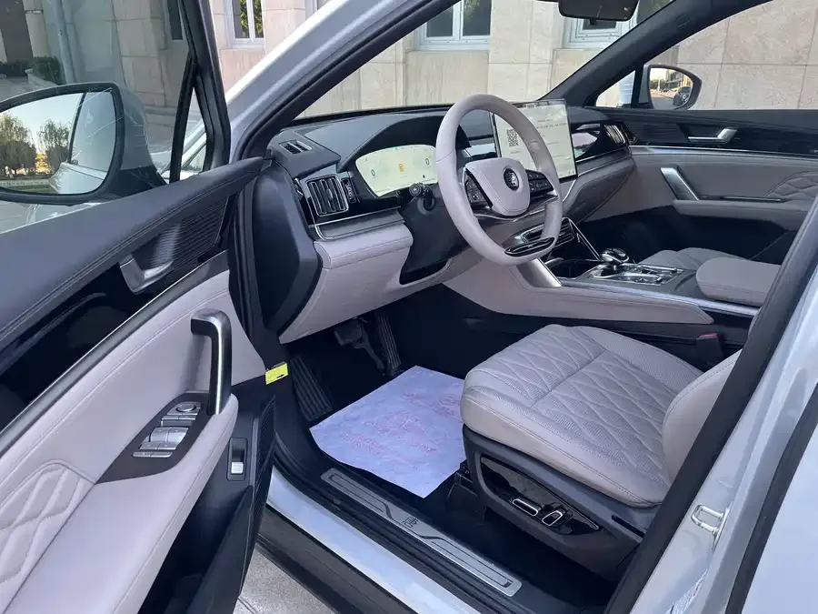 BYD Tang New Energy Tang New Energy 2024 DM-i Honor Edition 112KM Premium Edition 2024 — миниатюра 4
