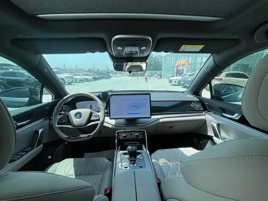 BYD Tang New Energy Tang New Energy 2024 DM-i Honor Edition 112KM Premium Edition 2024 — миниатюра 2