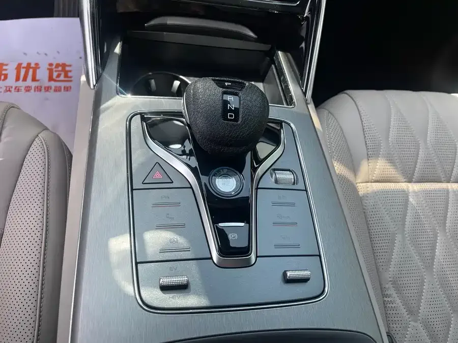 BYD Tang New Energy Tang New Energy 2024 DM-i Honor Edition 112KM Premium Edition 2024 — миниатюра 5