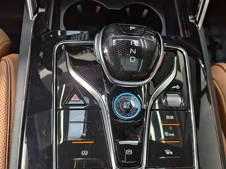 BYD Tang New Energy Tang New Energy 2023 DM-i Champion Edition 112KM Premium Edition 2025 — миниатюра 5