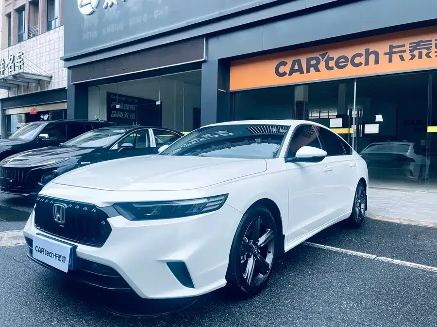 Honda Inspire Insignia 2025 260TURBO Elegant Edition 2025 — миниатюра 2
