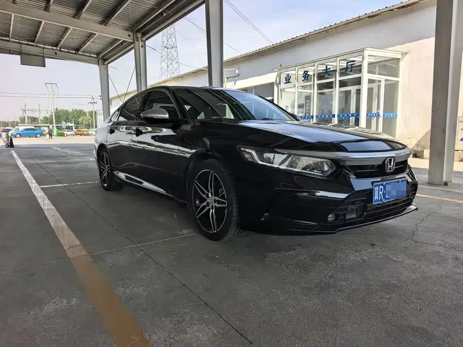 Honda Inspire 2022 Insignia 260TURBO Fine Edition 2022 — миниатюра 3
