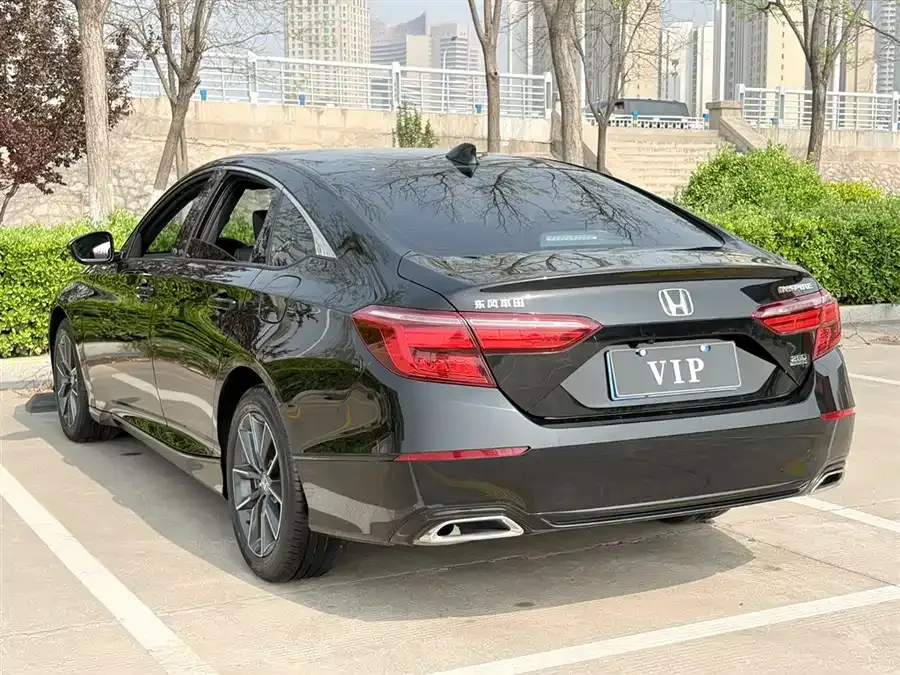 Honda Inspire 2022 Insignia 260TURBO Elegant Edition 2023 — миниатюра 2