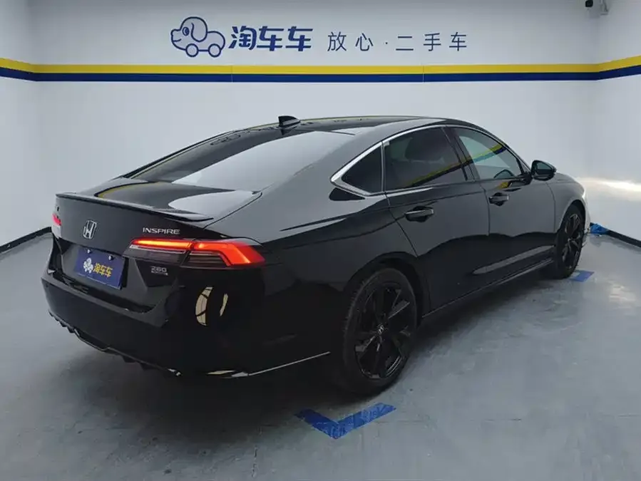 Honda Inspire 2023 Insignia 260TURBO Elegant Edition 2023 — миниатюра 3