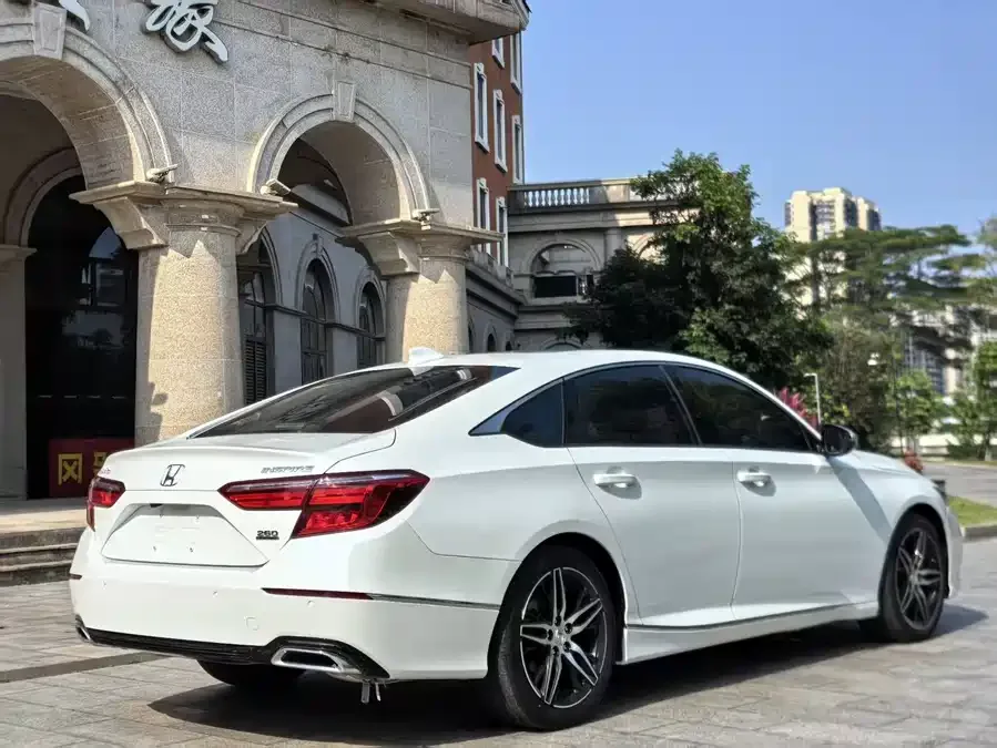 Honda Inspire 2022 Insignia 260TURBO Fine Edition 2022 — миниатюра 2