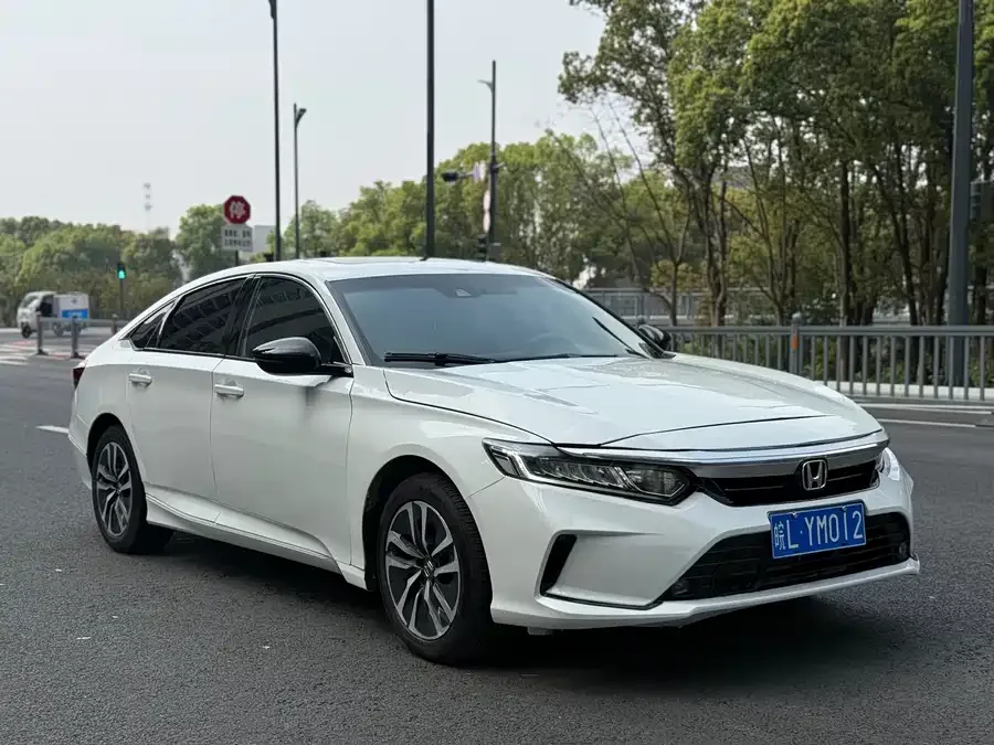 Honda Inspire 2022 Insignia Hybrid 2.0L Net Smart Edition 2023 — миниатюра 3
