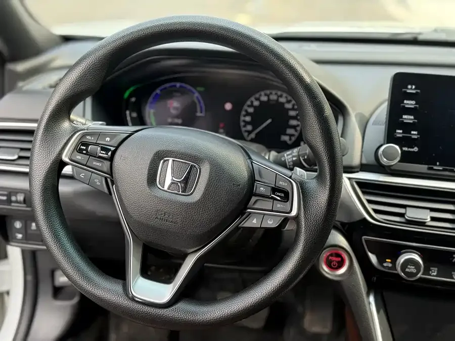 Honda Inspire 2022 Insignia Hybrid 2.0L Net Smart Edition 2023 — миниатюра 5