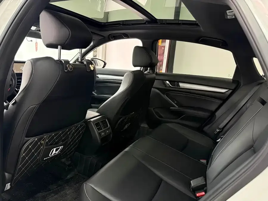 Honda Inspire Inship 2023 260TURBO Exquisite Edition 2023 — миниатюра 2
