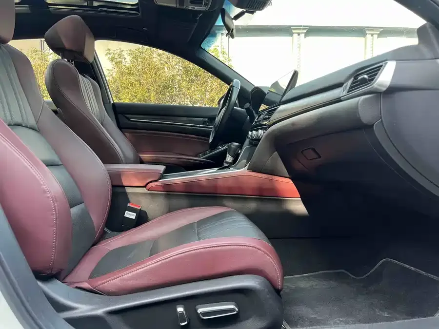 Honda Inspire 2022 Insignia 260TURBO Fine Edition 2023 — миниатюра 4