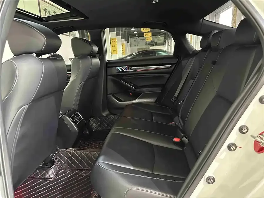 Honda Inspire 2022 Insignia 260TURBO Elegant Edition 2022 — миниатюра 2