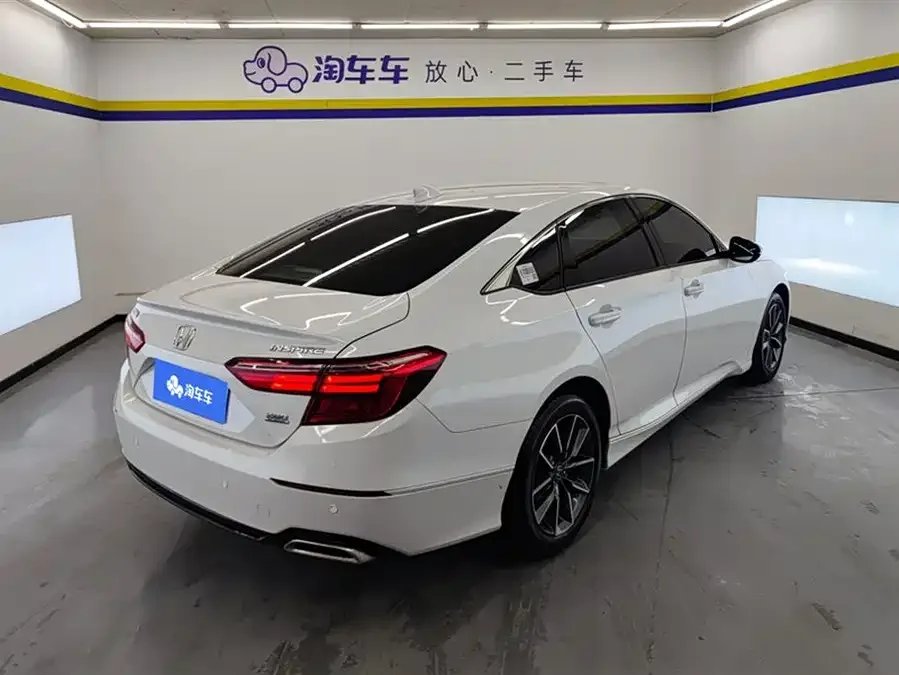 Honda Inspire 2022 Insignia 260TURBO Elegant Edition 2023 — миниатюра 3