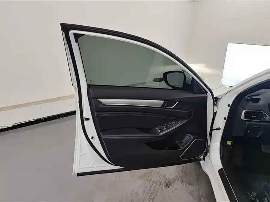 Honda Inspire 2022 Insignia 260TURBO Elegant Edition 2023 — миниатюра 4