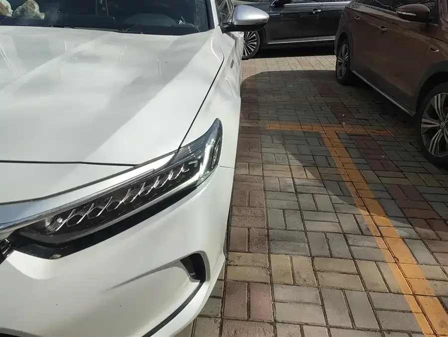 Honda Inspire 2022 Insignia 260TURBO Fine Edition 2022 — миниатюра 2