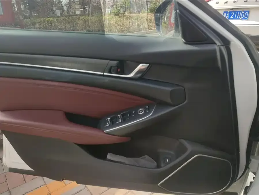 Honda Inspire 2022 Insignia 260TURBO Fine Edition 2022 — миниатюра 4