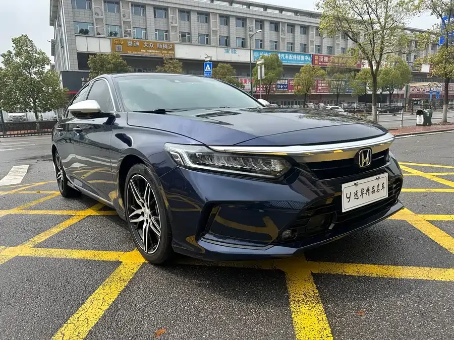 Honda Inspire 2022 Insignia 260TURBO Fine Edition 2022 — миниатюра 3