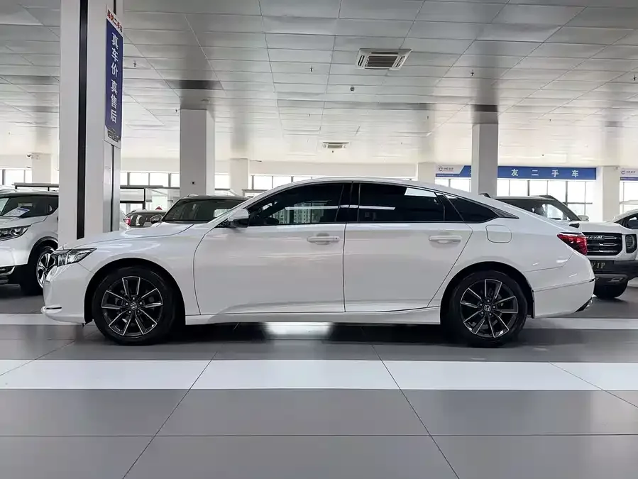 Honda Inspire Inship 2022 260TURBO Exquisite Edition 2022 — миниатюра 2