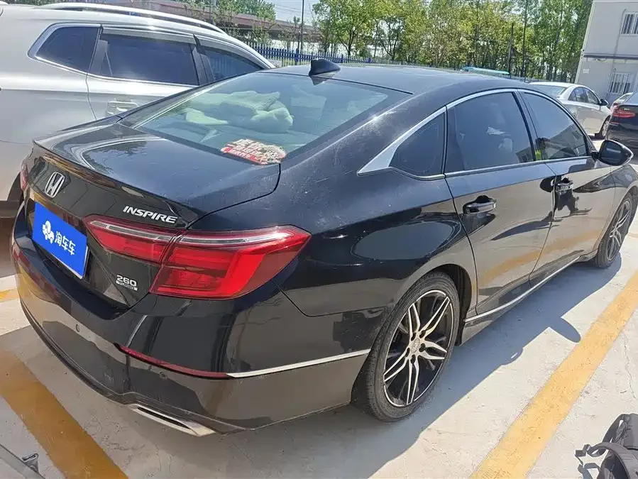 Honda Inspire 2022 Insignia 260TURBO Fine Edition 2022 — миниатюра 3