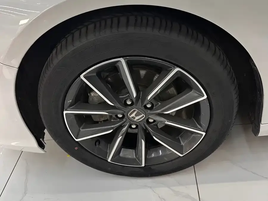 Honda Inspire 2022 Insignia 260TURBO Elegant Edition 2022 — миниатюра 3