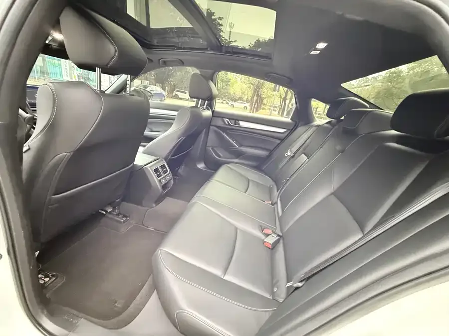 Honda Inspire Inship 2022 260TURBO Exquisite Edition 2022 — миниатюра 2