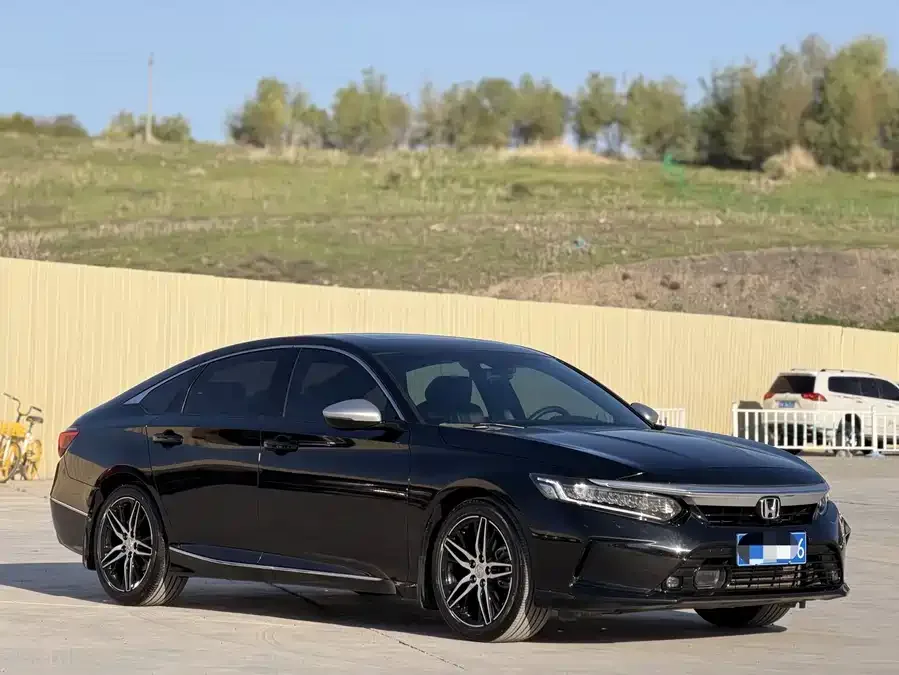 Honda Inspire 2022 Insignia 260TURBO Fine Edition 2022 — миниатюра 3