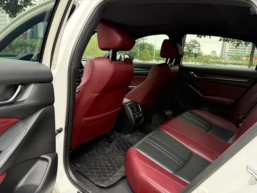 Honda Inspire 2022 Insignia 260TURBO Fine Edition 2022 — миниатюра 2