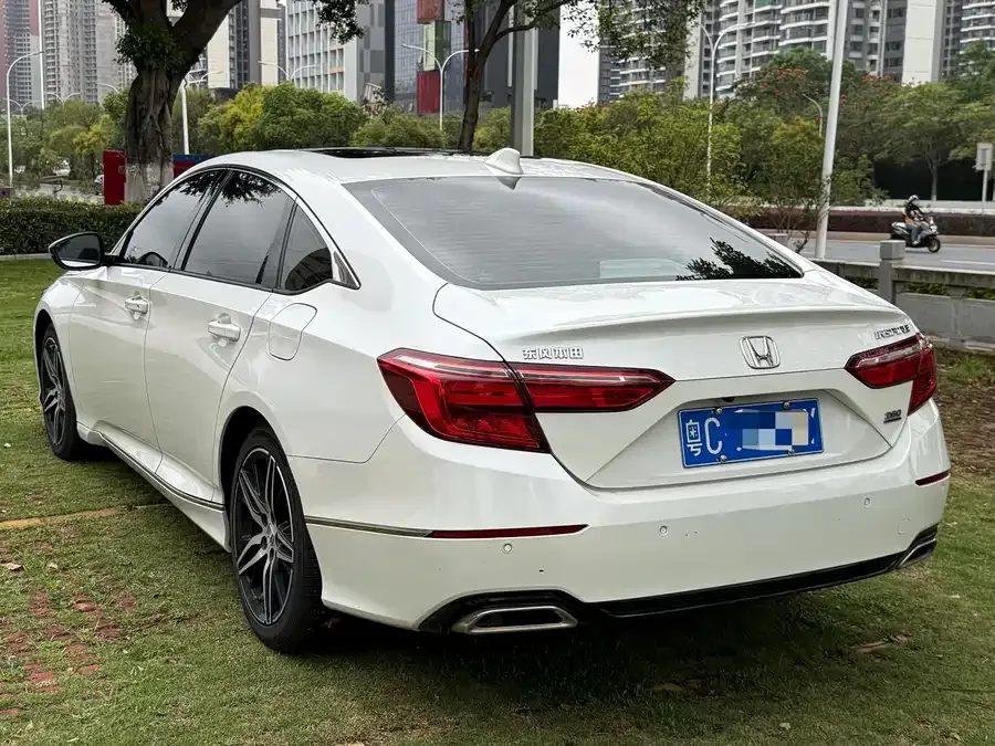 Honda Inspire 2022 Insignia 260TURBO Fine Edition 2022 — миниатюра 4
