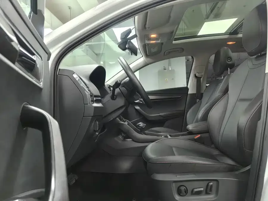 Skoda Karoq Korok 2023 TSI280 Exclusive Edition 2023 — миниатюра 4