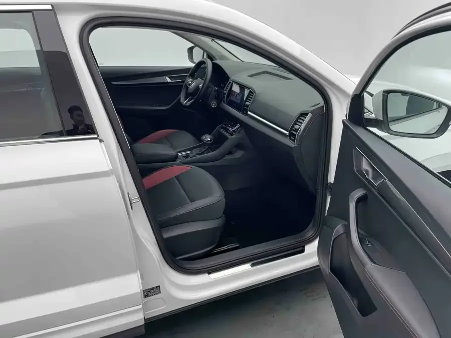 Skoda Karoq Korok 2022 TSI280 Luxury Edition 2022 — миниатюра 4
