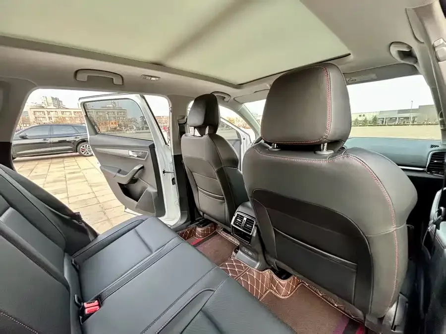 Skoda Karoq Korok 2023 TSI280 Exclusive Edition 2023 — миниатюра 2