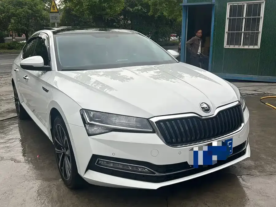 Skoda SuperB Super 2022 TSI280 DSG Exclusive Edition 2022 — миниатюра 3
