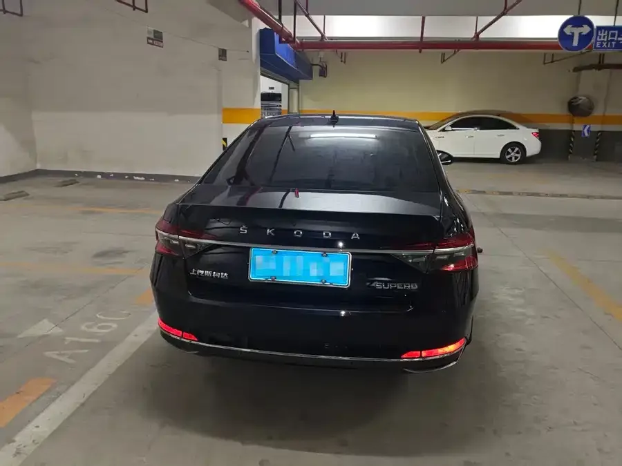 Skoda SuperB Super 2022 TSI280 DSG Exclusive Edition 2022 — миниатюра 2