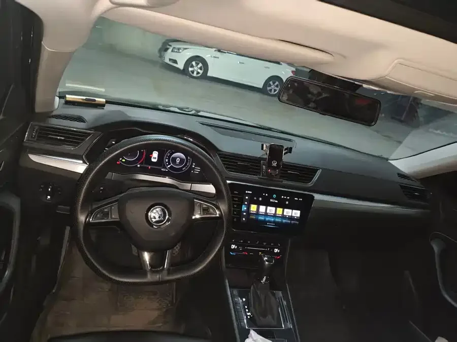 Skoda SuperB Super 2022 TSI280 DSG Exclusive Edition 2022 — миниатюра 4