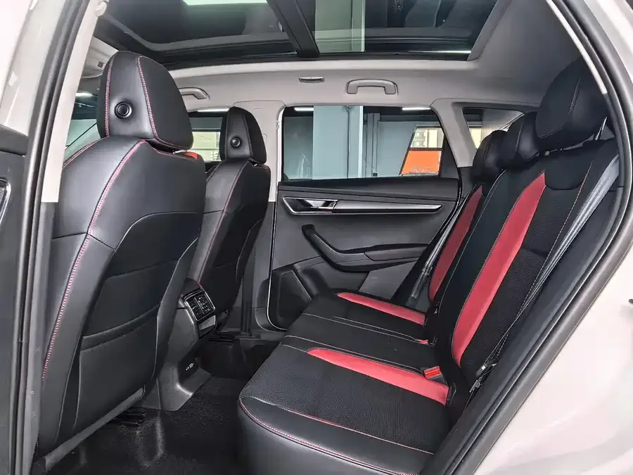 Skoda Karoq Karoq 2022 facelift TSI280 luxury version 2022 — миниатюра 4