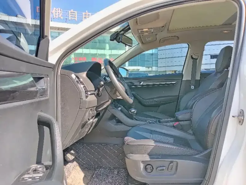 Skoda Karoq Korok 2022 TSI280 Premium Edition 2022 — миниатюра 2