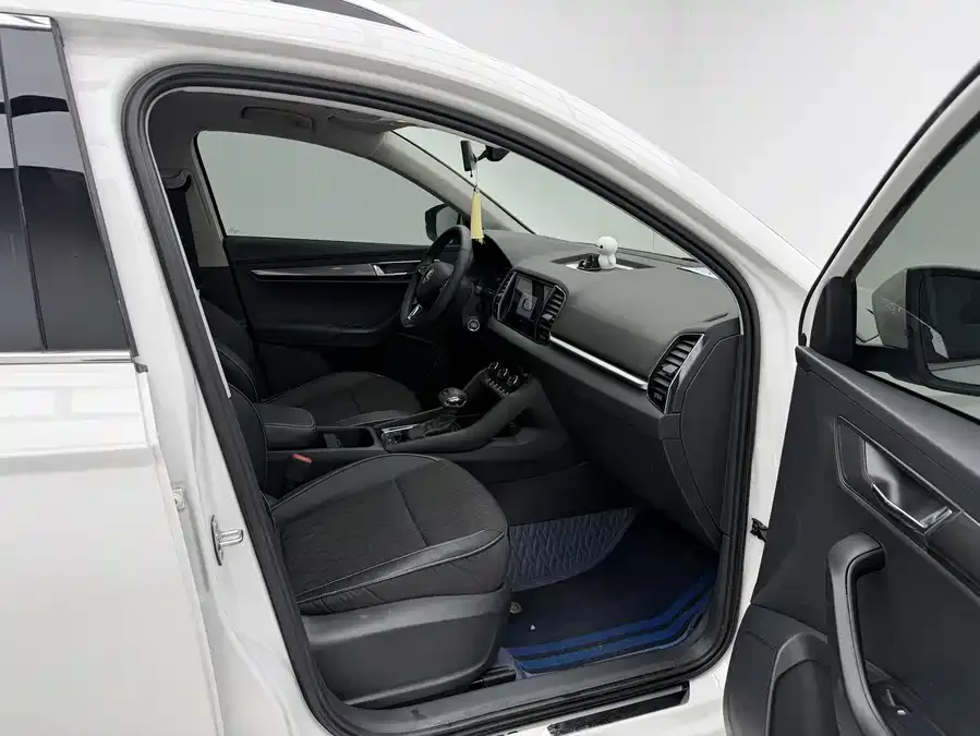 Skoda Karoq Korok 2021 TSI280 Deluxe Edition 2022 — миниатюра 5