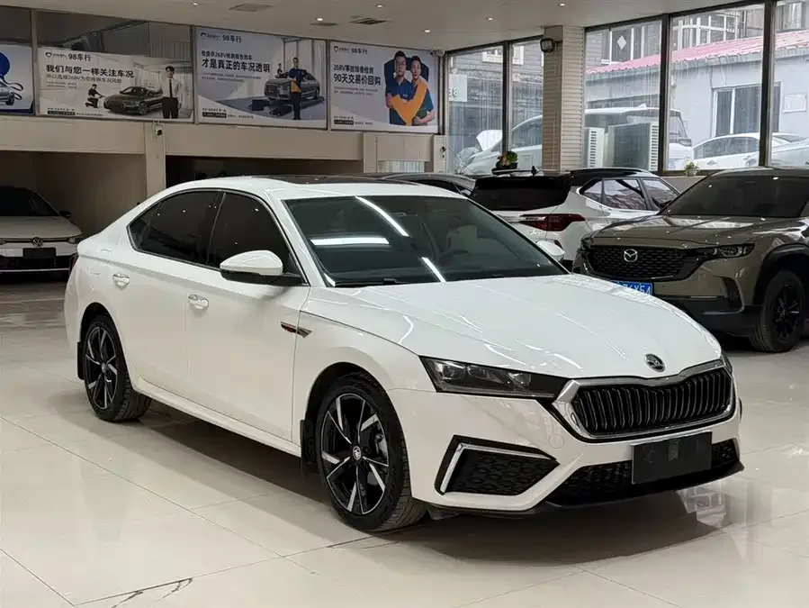 Skoda Octavia Octavia 2022 PRO TSI280 Premium Edition 2023 — миниатюра 3