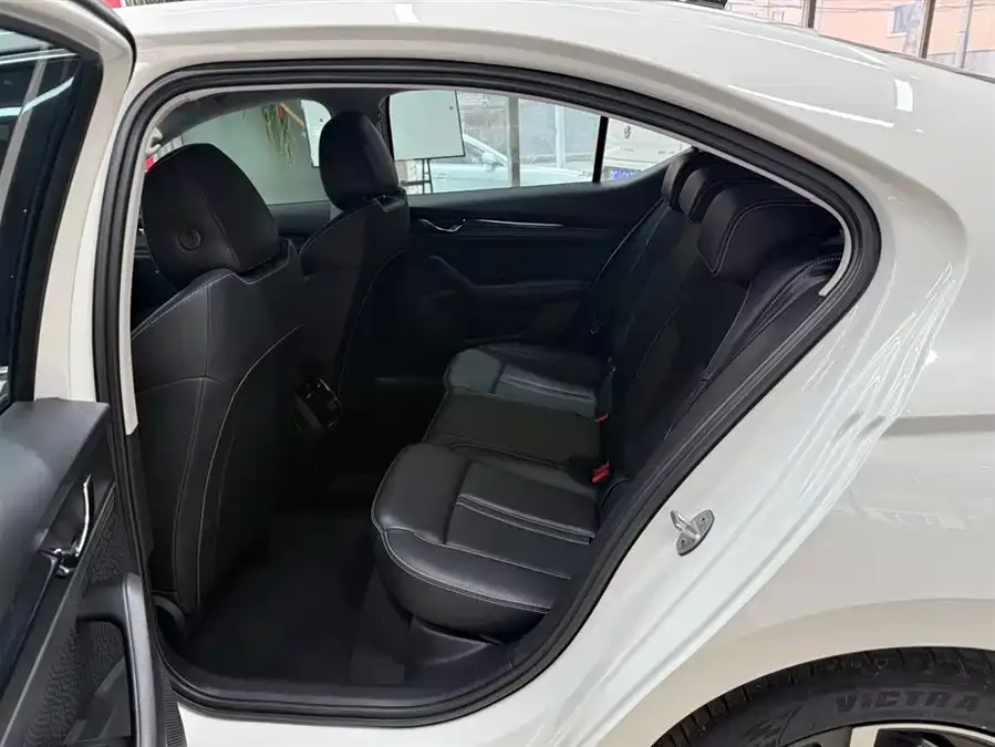 Skoda Octavia Octavia 2022 PRO TSI280 Premium Edition 2023 — миниатюра 4