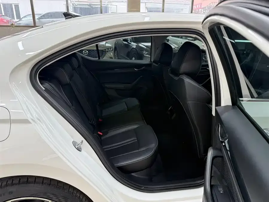 Skoda Octavia Octavia 2022 PRO TSI280 Premium Edition 2023 — миниатюра 5