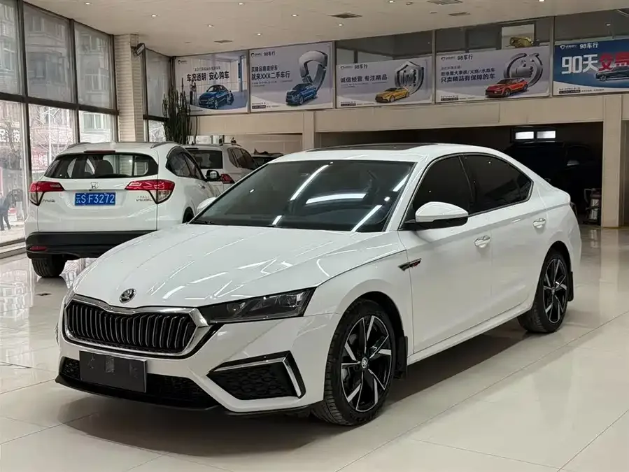 Skoda Octavia Octavia 2022 PRO TSI280 Premium Edition 2023 — фото 1, купить с доставкой в Москву