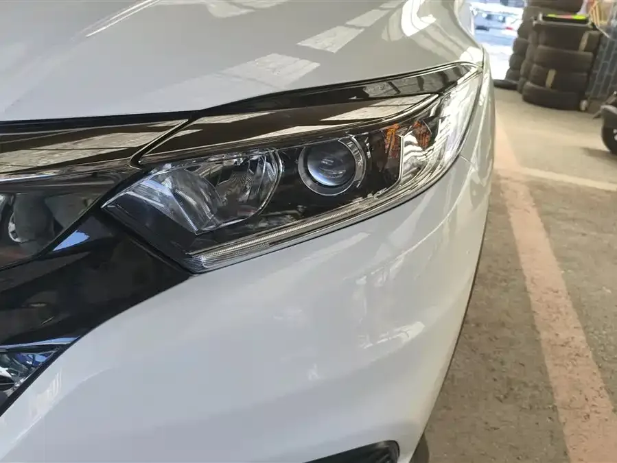 Honda Vezel Binzhi 2022 1.5L CVT Elite Intelligent Edition 2022 — миниатюра 2