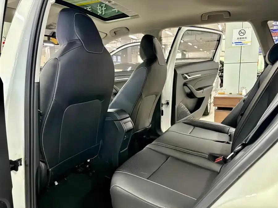 Skoda Kamiq Komic 2022 1.5L automatic comfort version 2022 — миниатюра 2