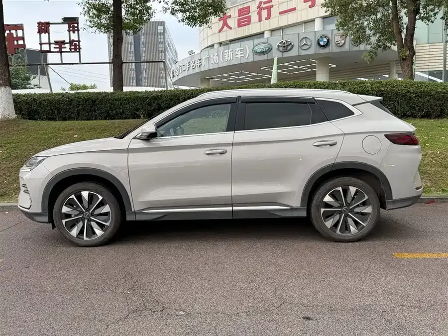 BYD Song PLUS New Energy Song PLUS New Energy 2025 EV 520km Luxury 2024 — миниатюра 3