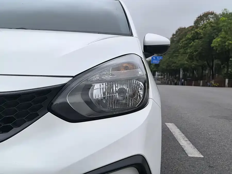 Honda Fit Fit 2022 1.5L CVT Trendy Sunroof Edition 2022 — миниатюра 3