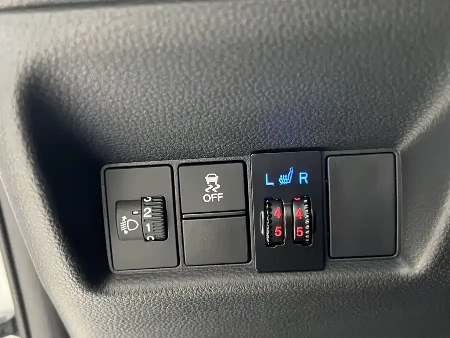 Honda Fit Fit 2022 1.5L CVT Trendy Sunroof Edition 2023 — миниатюра 4