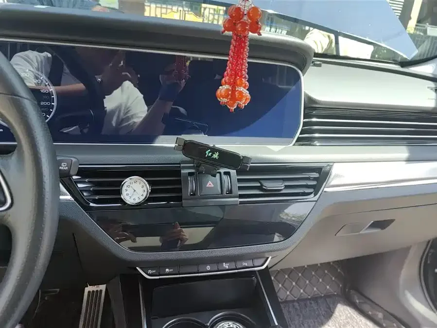Hongqi HS5 Hongqi HS5 2022 facelift 2.0T Zhilian Qixiang Edition 2022 — миниатюра 4