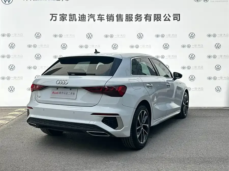 Audi A3 2022 Sportback 35 TFSI Aggressive Sports Edition 2022 — миниатюра 2