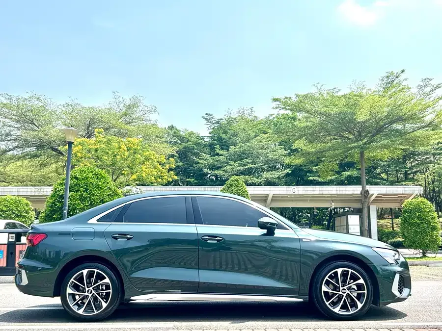 Audi A3 2022 A3L Limousine 35 TFSI aggressive and sporty 2022 — миниатюра 2